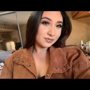 Meet your Posher, Hillary